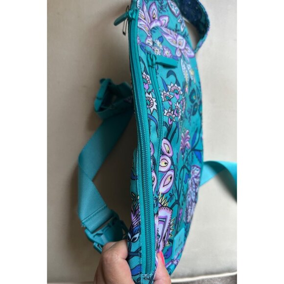 NWOT Vera Bradley Essential Compact Sling Backpack Peacock Garden Adjustable Str - Picture 7 of 7